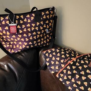Harveys Candy Corn Medium Streamline Tote
